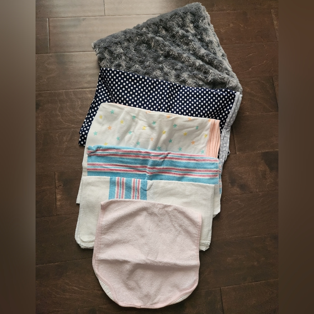 Baby girl blanket bundle -‎ 6 items